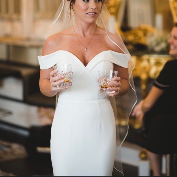 Wedding Dress Like New! - Picture 1 of 8